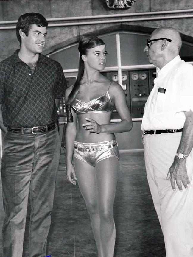 Dr Goldfoot & the Bikini Machine Sali Sachse Norman Traurog.